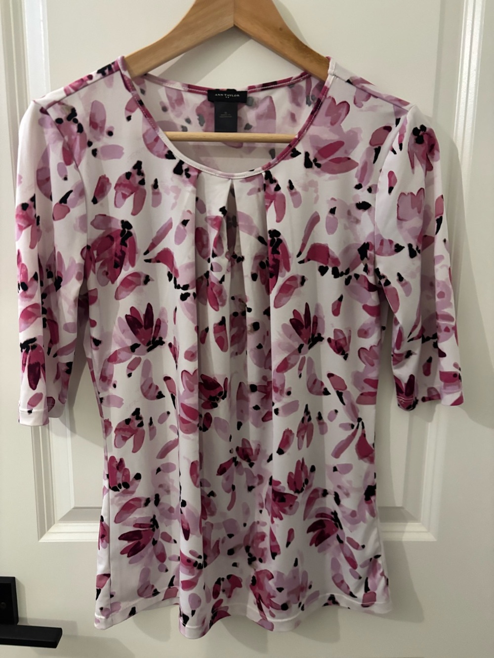 Ann Taylor Pink Floral Scoop Neck Women's Top Size Small